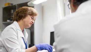 Niekomercyjne badania kliniczne – jak wpływają na rozwój medycyny i dostępność terapii?