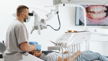 Chirurg szczękowy Elbląg – dlaczego warto wybrać Willa Dentika?