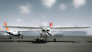 Czartery samolotów w biznesie. Mobilność jako element przewagi konkurencyjnej